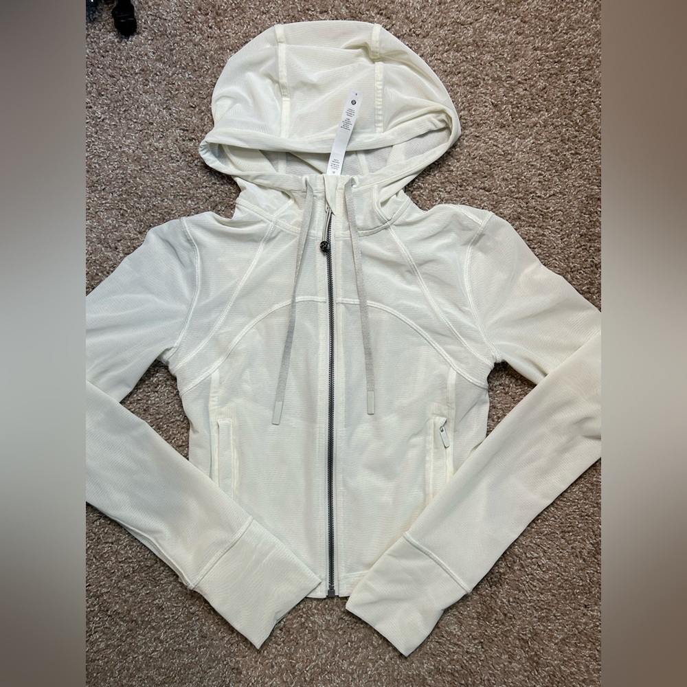 Lululemon Crop Mesh Define Jacket in Bone- Size 4